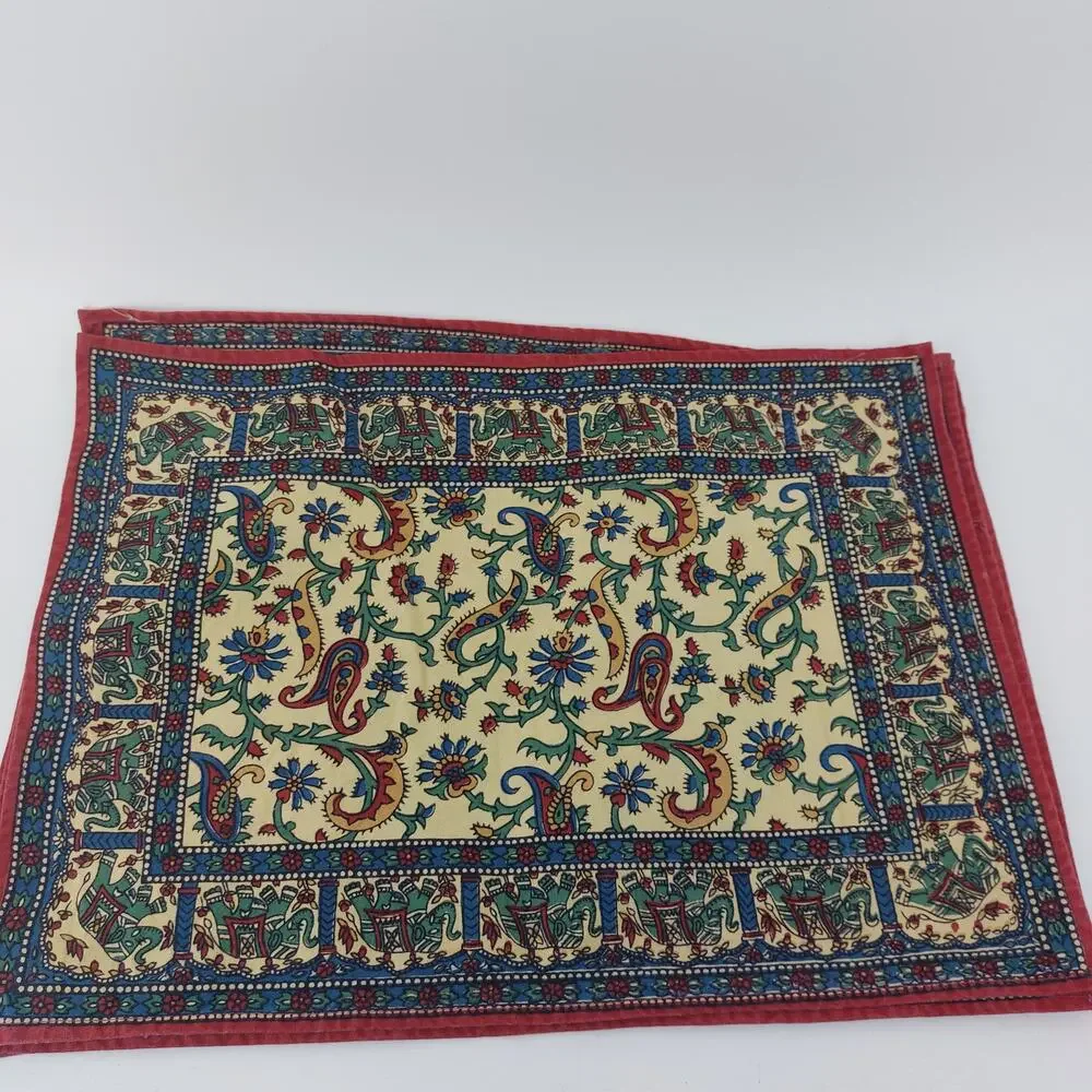 Unbranded placemats red